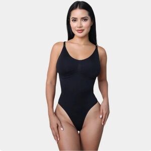 Luxmery Black and White shapewear set